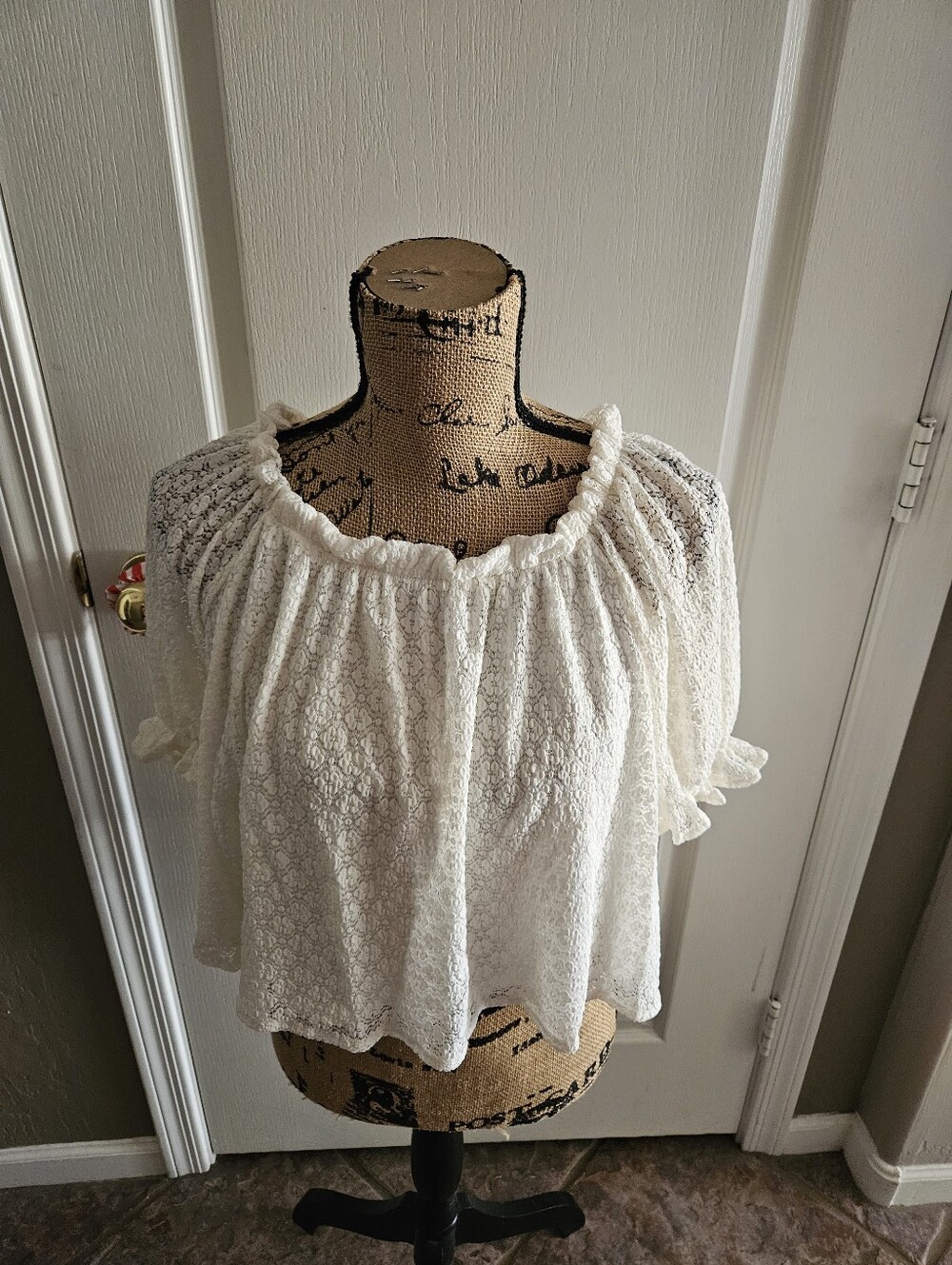 NEW ☆ Jessica Simpson Lace Top, Size XS, Brand NEW!